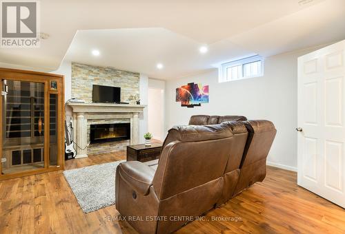 91 Hedge Lawn Drive, Grimsby, ON - Indoor With Fireplace