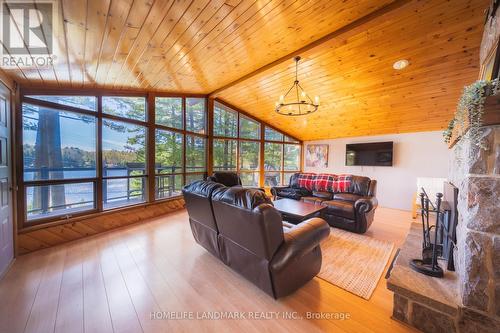 1245 Mortimers Point Road, Muskoka Lakes, ON - Indoor