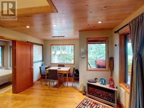 1599 Boar'S Nest Road, Powell River, BC - Indoor Photo Showing Dining Room