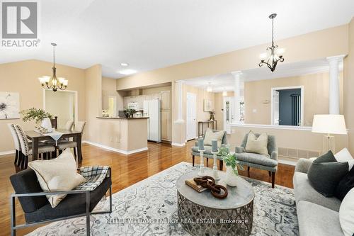 54 Hinkley Trail, Clarington, ON - Indoor Photo Showing Living Room