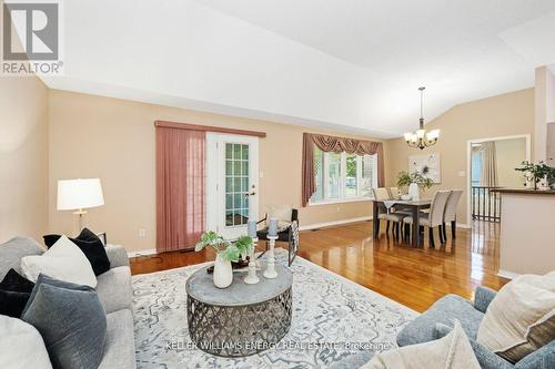 54 Hinkley Trail, Clarington, ON - Indoor Photo Showing Living Room