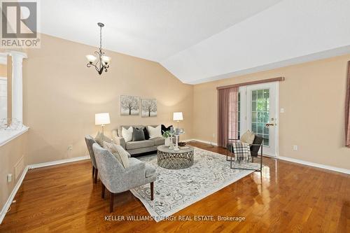 54 Hinkley Trail, Clarington, ON - Indoor Photo Showing Living Room