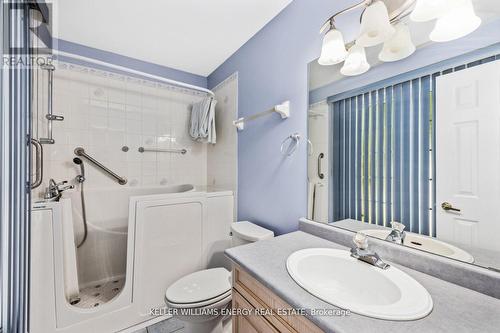 54 Hinkley Trail, Clarington, ON - Indoor Photo Showing Bathroom