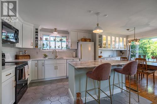 1708 Stewartcroft Crescent, Peterborough, ON - Indoor Photo Showing Kitchen