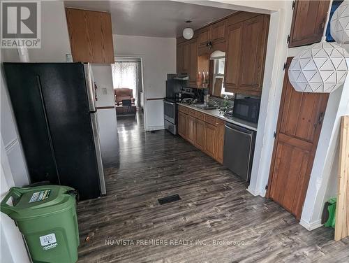 60 Eastman Avenue, London, ON - Indoor Photo Showing Kitchen