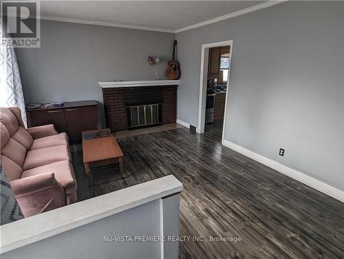 60 Eastman Avenue, London, ON - Indoor Photo Showing Living Room With Fireplace