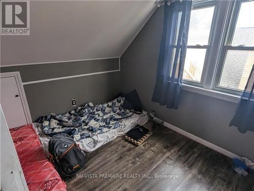 60 Eastman Avenue, London, ON - Indoor Photo Showing Bedroom