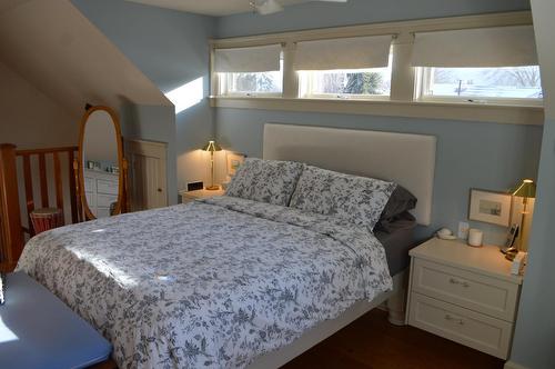 7298 18Th Street, Grand Forks, BC - Indoor Photo Showing Bedroom