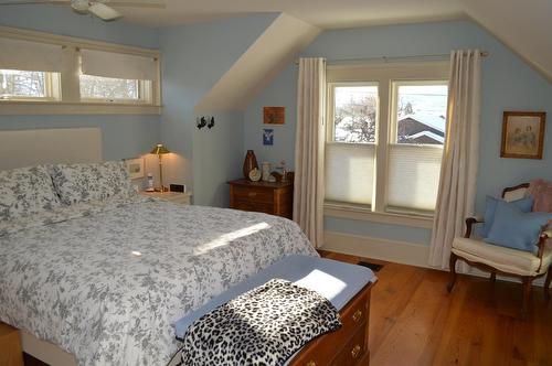 7298 18Th Street, Grand Forks, BC - Indoor Photo Showing Bedroom