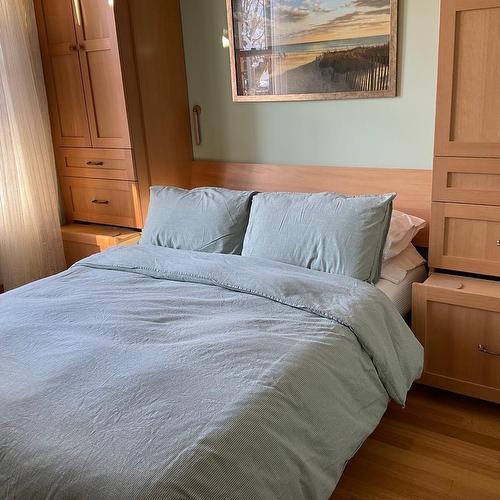 7298 18Th Street, Grand Forks, BC - Indoor Photo Showing Bedroom