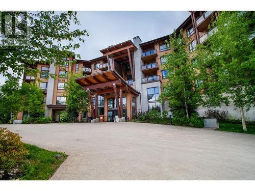 2950 Camozzi Road Unit# 1413, Revelstoke, BC - Outdoor With Facade