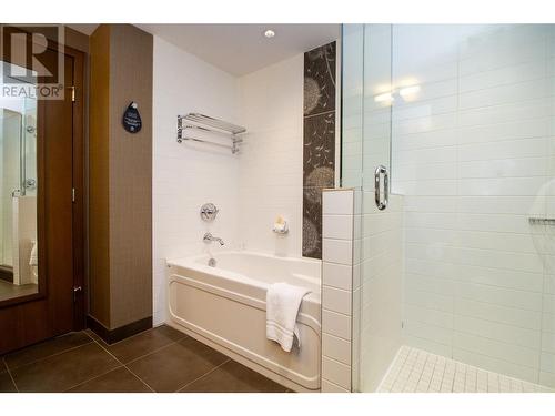 2950 Camozzi Road Unit# 1413, Revelstoke, BC - Indoor Photo Showing Bathroom