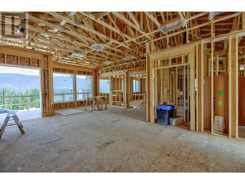 1720 9 Street Se, Salmon Arm, BC - Indoor Photo Showing Other Room