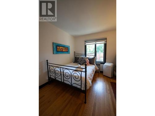 409 Glenwood Avenue, Kelowna, BC - Indoor Photo Showing Bedroom