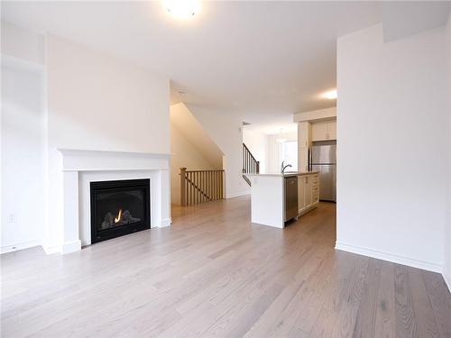 4045 Saida Street, Mississauga, ON - Indoor Photo Showing Living Room With Fireplace