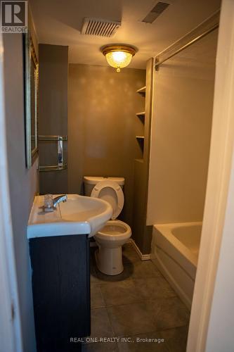 79 Samson Crescent N, Toronto, ON - Indoor Photo Showing Bathroom