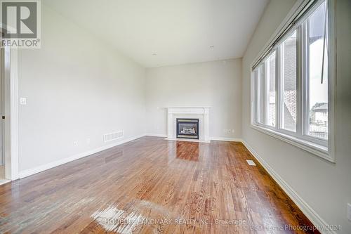 7 Earl Grey Court, Richmond Hill, ON - Indoor With Fireplace