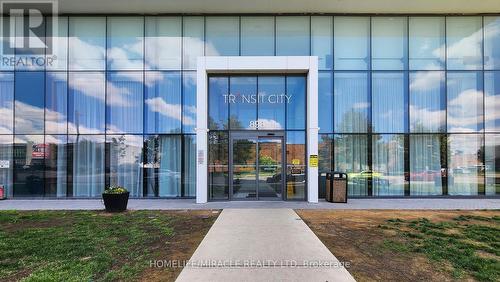 6006 - 898 Portage Parkway, Vaughan (Vaughan Corporate Centre), ON - Outdoor