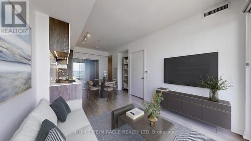 6006 - 898 Portage Parkway, Vaughan (Vaughan Corporate Centre), ON - Indoor Photo Showing Living Room