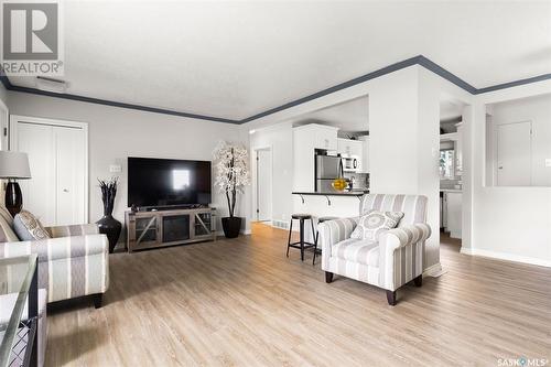1273 Grace Street, Moose Jaw, SK - Indoor Photo Showing Living Room