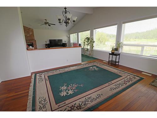 3185 Ward Road, Grand Forks, BC - Indoor Photo Showing Other Room