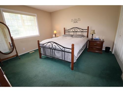 3185 Ward Road, Grand Forks, BC - Indoor Photo Showing Bedroom