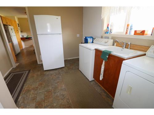 3185 Ward Road, Grand Forks, BC - Indoor Photo Showing Laundry Room