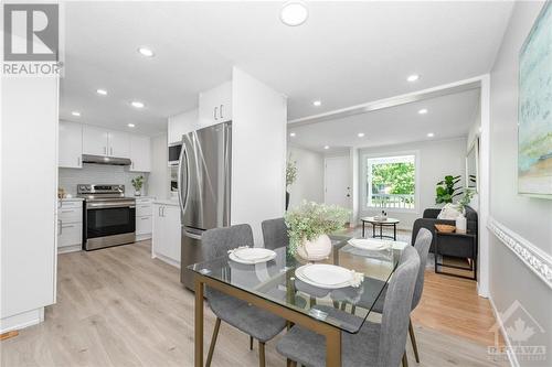 1498 Queenswood Crescent, Ottawa, ON - Indoor Photo Showing Dining Room