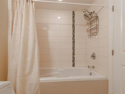 302-751 Goldstream Ave, Langford, BC - Indoor Photo Showing Bathroom