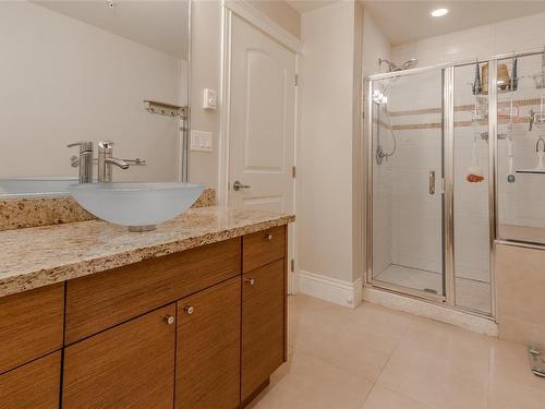 302-751 Goldstream Ave, Langford, BC - Indoor Photo Showing Bathroom