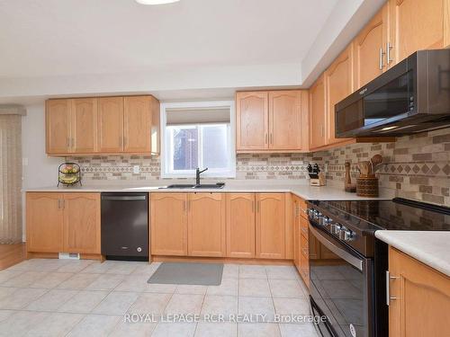 18 Owen St W, Penetanguishene, ON - Indoor Photo Showing Kitchen