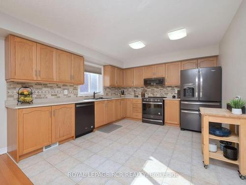 18 Owen St W, Penetanguishene, ON - Indoor Photo Showing Kitchen