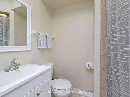 18 Owen St W, Penetanguishene, ON - Indoor Photo Showing Bathroom