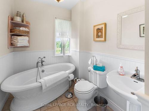 4962 Third Line, Erin, ON - Indoor Photo Showing Bathroom