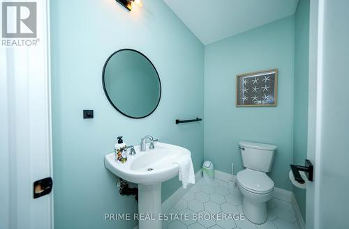 11 Eilber Street, Lambton Shores (Grand Bend), ON - Indoor Photo Showing Bathroom