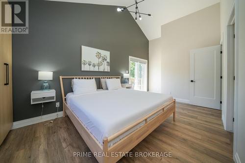 11 Eilber Street, Lambton Shores (Grand Bend), ON - Indoor Photo Showing Bedroom