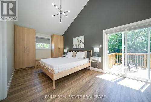 11 Eilber Street, Lambton Shores (Grand Bend), ON - Indoor Photo Showing Bedroom