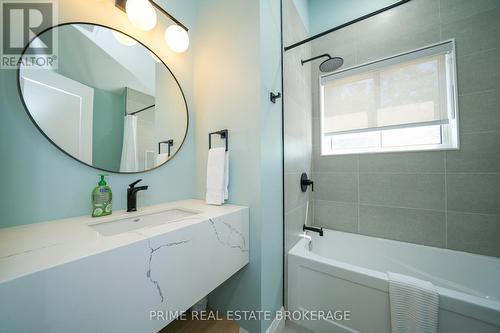 11 Eilber Street, Lambton Shores (Grand Bend), ON - Indoor Photo Showing Bathroom