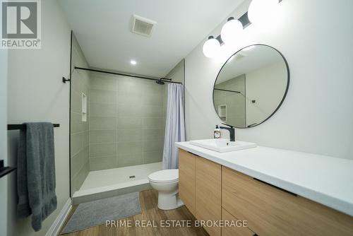 11 Eilber Street, Lambton Shores (Grand Bend), ON - Indoor Photo Showing Bathroom