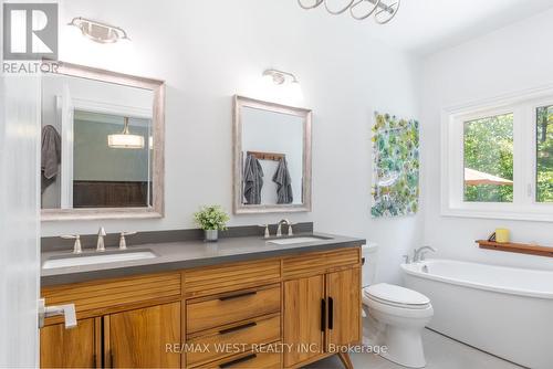 84 Castelli Court, Caledon, ON - Indoor Photo Showing Bathroom