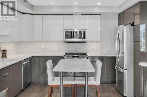 1152 Sunset Drive Unit# 1201, Kelowna, BC - Indoor Photo Showing Kitchen With Stainless Steel Kitchen With Upgraded Kitchen