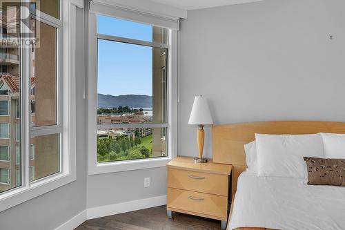 1152 Sunset Drive Unit# 1201, Kelowna, BC - Indoor Photo Showing Bedroom