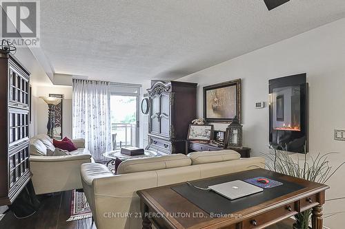 409 - 75 King William Crescent, Richmond Hill (Langstaff), ON - Indoor Photo Showing Living Room