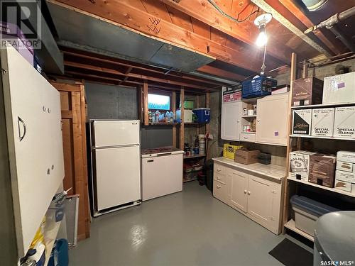 302 3Rd Avenue E, Assiniboia, SK - Indoor