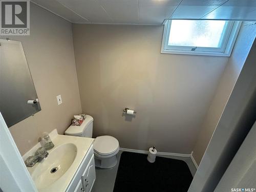 302 3Rd Avenue E, Assiniboia, SK - Indoor Photo Showing Bathroom