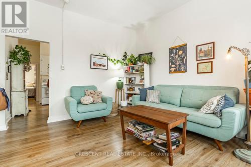 265 Barrie Road, Orillia, ON - Indoor Photo Showing Living Room