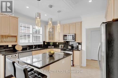 883 Somerville Terrace, Milton, ON - Indoor Photo Showing Kitchen With Upgraded Kitchen