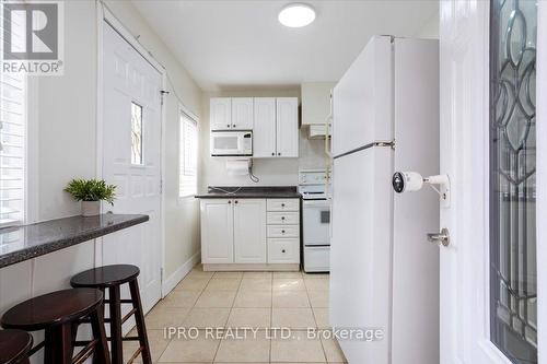 883 Somerville Terrace, Milton, ON - Indoor Photo Showing Kitchen