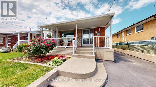 38 Whitbread Crescent, Toronto, ON - Outdoor With Deck Patio Veranda