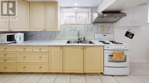 38 Whitbread Crescent, Toronto, ON - Indoor Photo Showing Kitchen With Double Sink